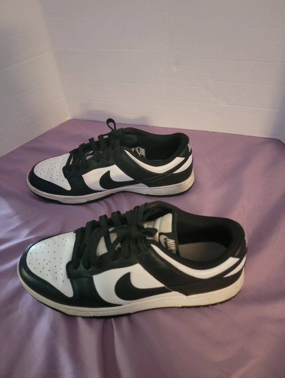 Nike Men’s Black and White Low Top Skate Shoes Size 9